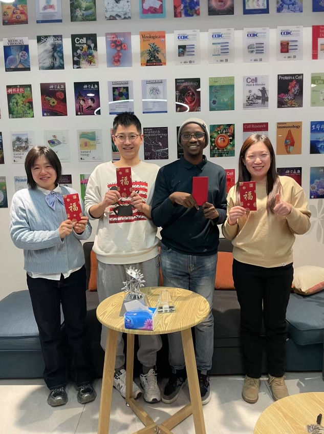 2025年春节加班人员喜得红包